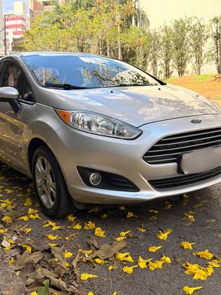 FORD FIESTA 1.6 SE SEDAN 16V FLEX 4P POWERSHIFT FORD FIESTA 1.6 SE SEDAN 16V FLEX 4P POWERSHIFT
